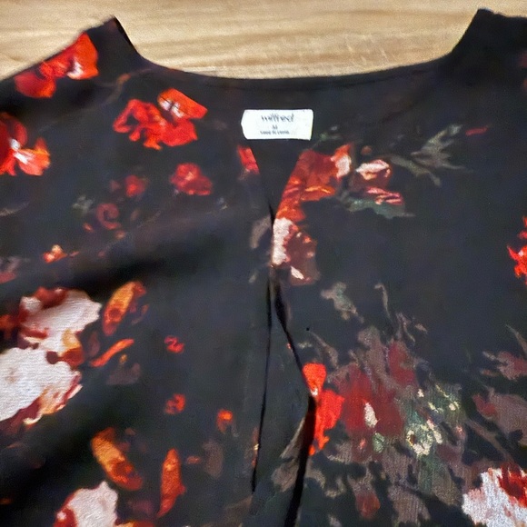 Aritzia Wilfred Lilas black floral ruffle sheer blouse top size Medium - Picture 8 of 10